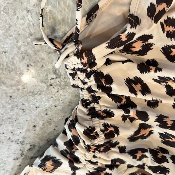 Kona Sol Leopard Print One Piece Swimsuit V-Neck Y-Back Rings Medium - Picture 11 of 13